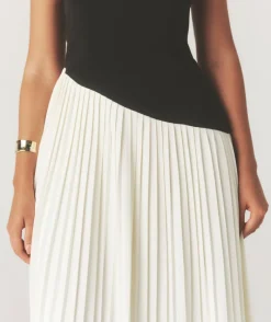 Online Six Stories Contrast Bandeau Pleated Maxi Dress - Mono