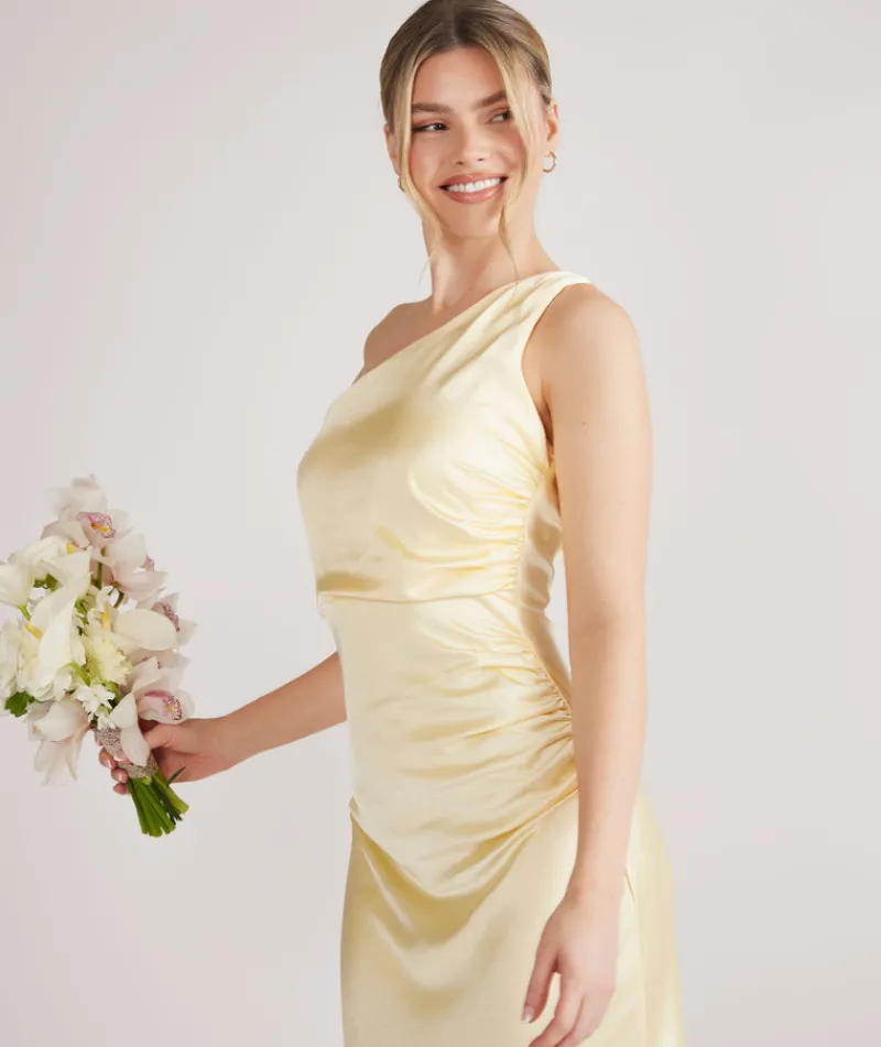Discount Six Stories One Shoulder Ruched Satin Bridesmaid Dress - Butter Lemon
