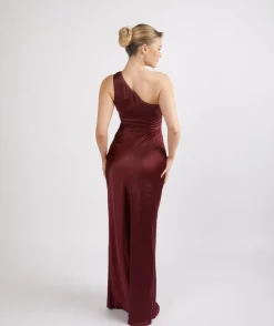 Discount Six Stories One Shoulder Satin Ruched Bridesmaid Dress - Deep Wine