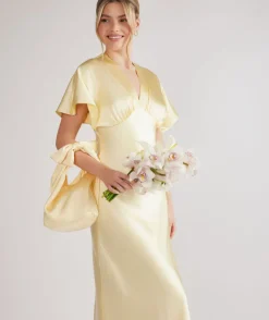 Discount Six Stories Plunge Batwing Satin Bridesmaid Dress - Butter Lemon