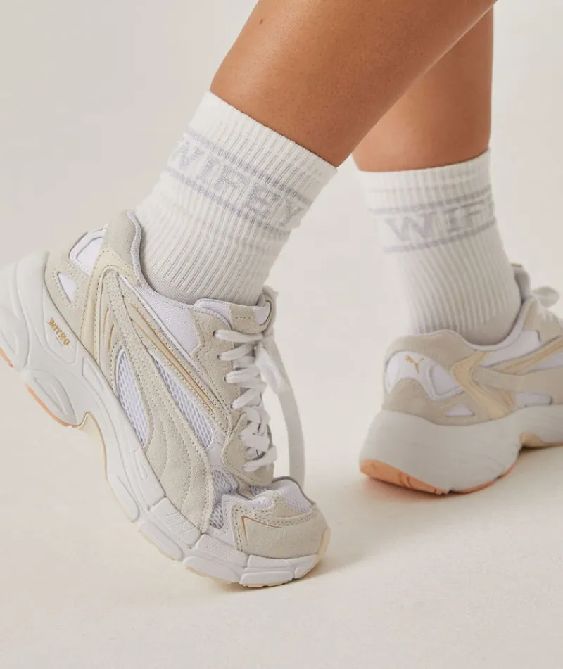 New Six Stories Wifey Socks - Silver