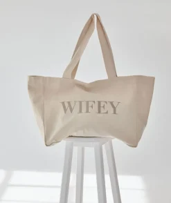 Outlet Six Stories Wifey Statement Tote Bag