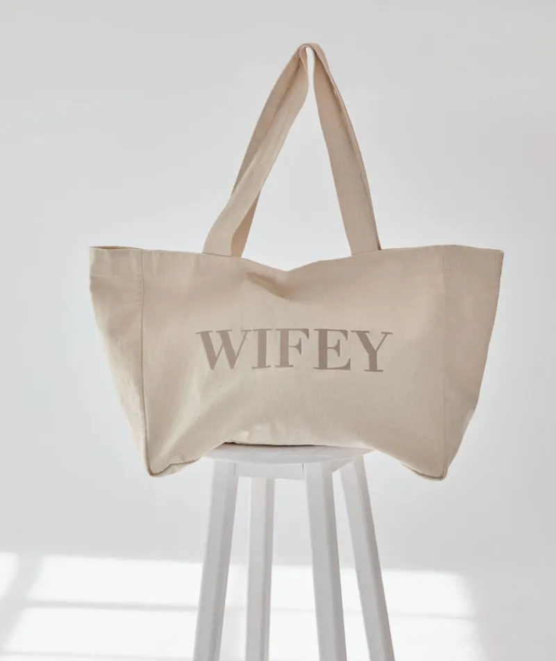 Outlet Six Stories Wifey Statement Tote Bag