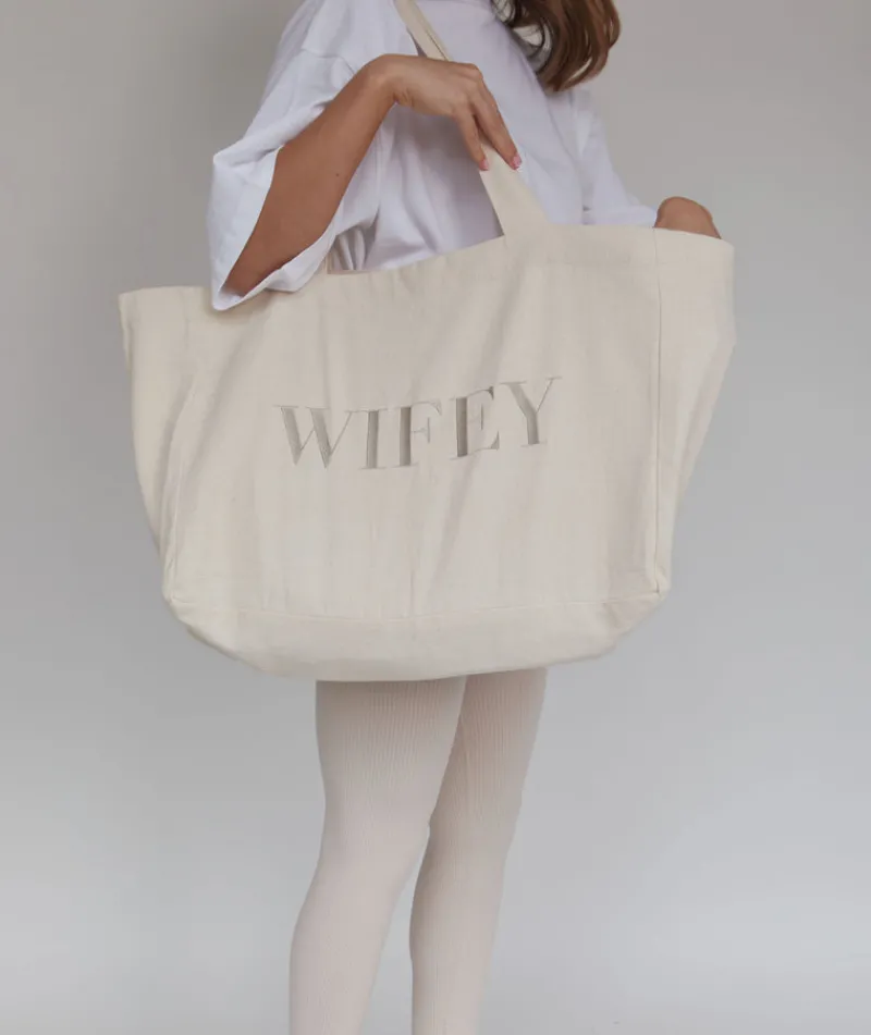 Outlet Six Stories Wifey Statement Tote Bag