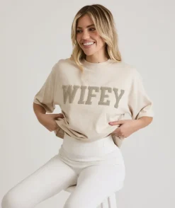 Discount Six Stories Wifey Teddy Tee - Champagne